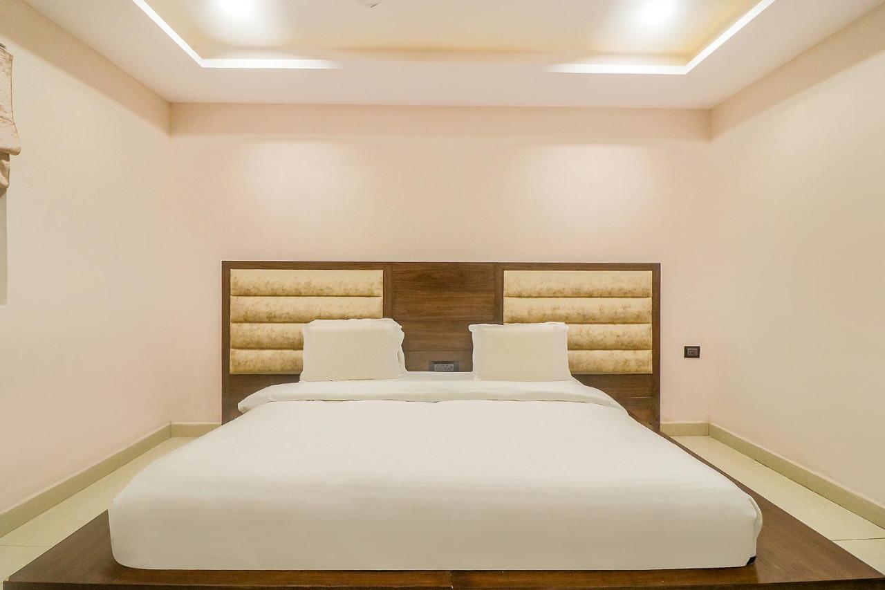 Fabhotel Mid Town Grand Panchkula Exterior photo