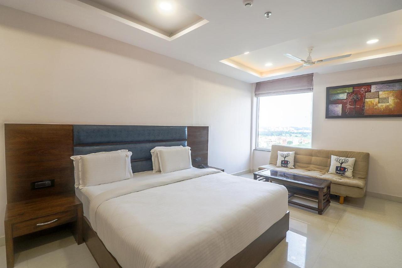 Fabhotel Mid Town Grand Panchkula Exterior photo