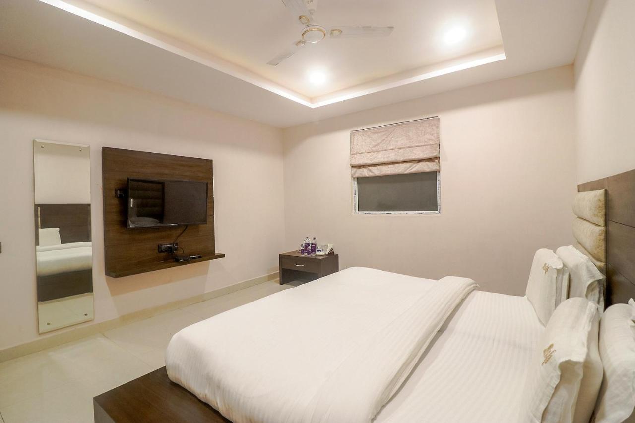 Fabhotel Mid Town Grand Panchkula Exterior photo