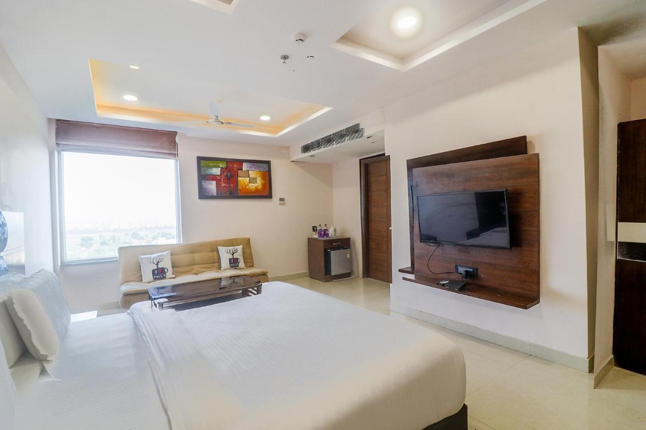 Fabhotel Mid Town Grand Panchkula Exterior photo
