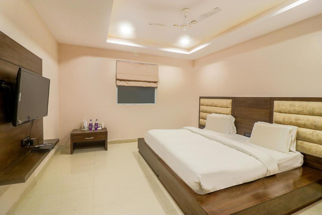 Fabhotel Mid Town Grand Panchkula Exterior photo